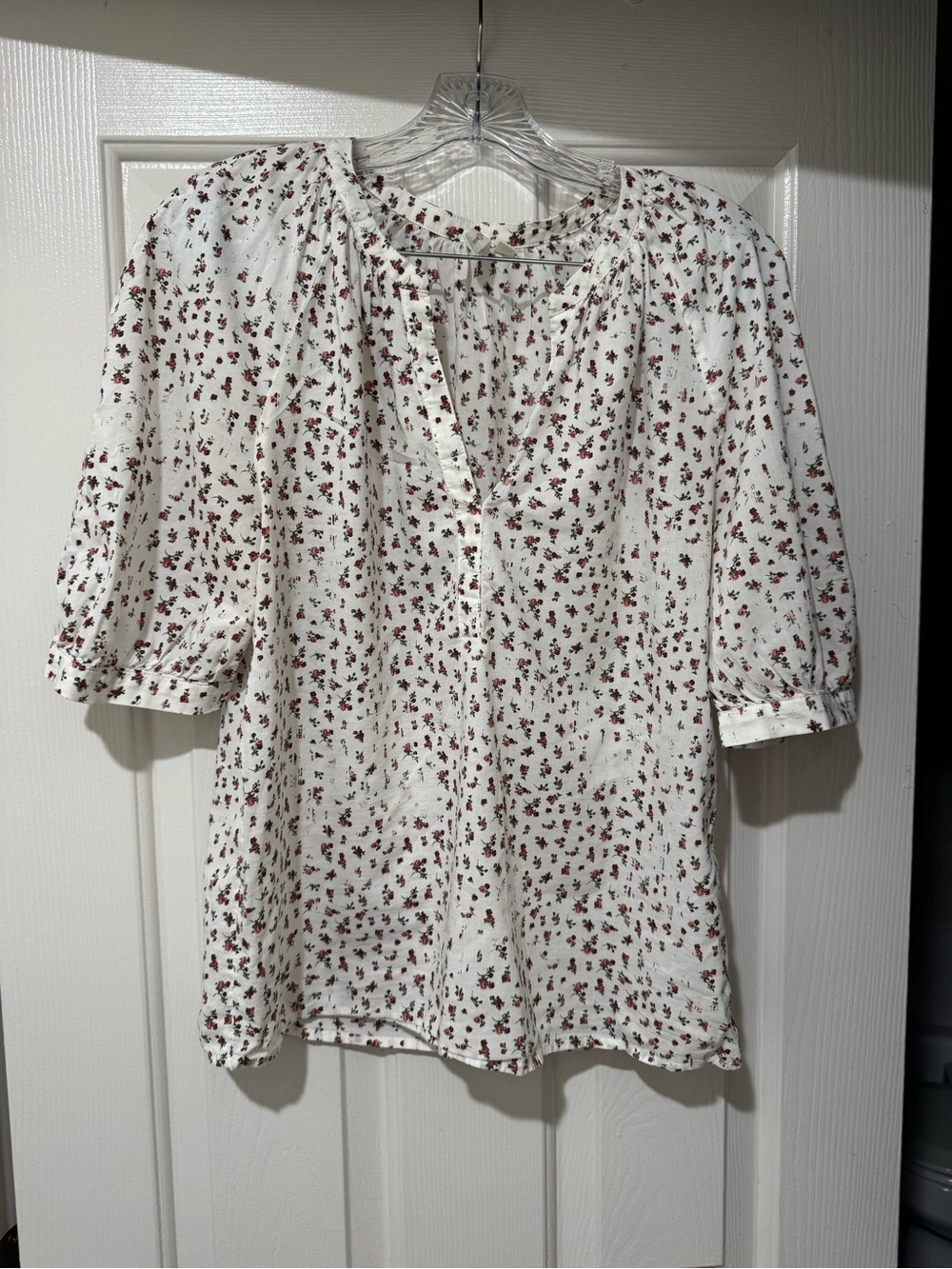 Treasure & Bond White Peasant Blouse with Red Floral Print